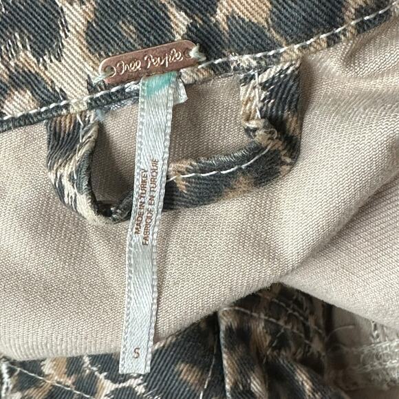Free People Jacket Womens Small Brown Cheetah Print Denim Oversized Frayed Hem - Picture 7 of 10